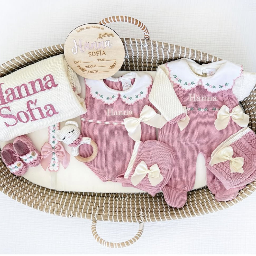 Flowers Coming Home Personalized Set (Ivory/Beige)